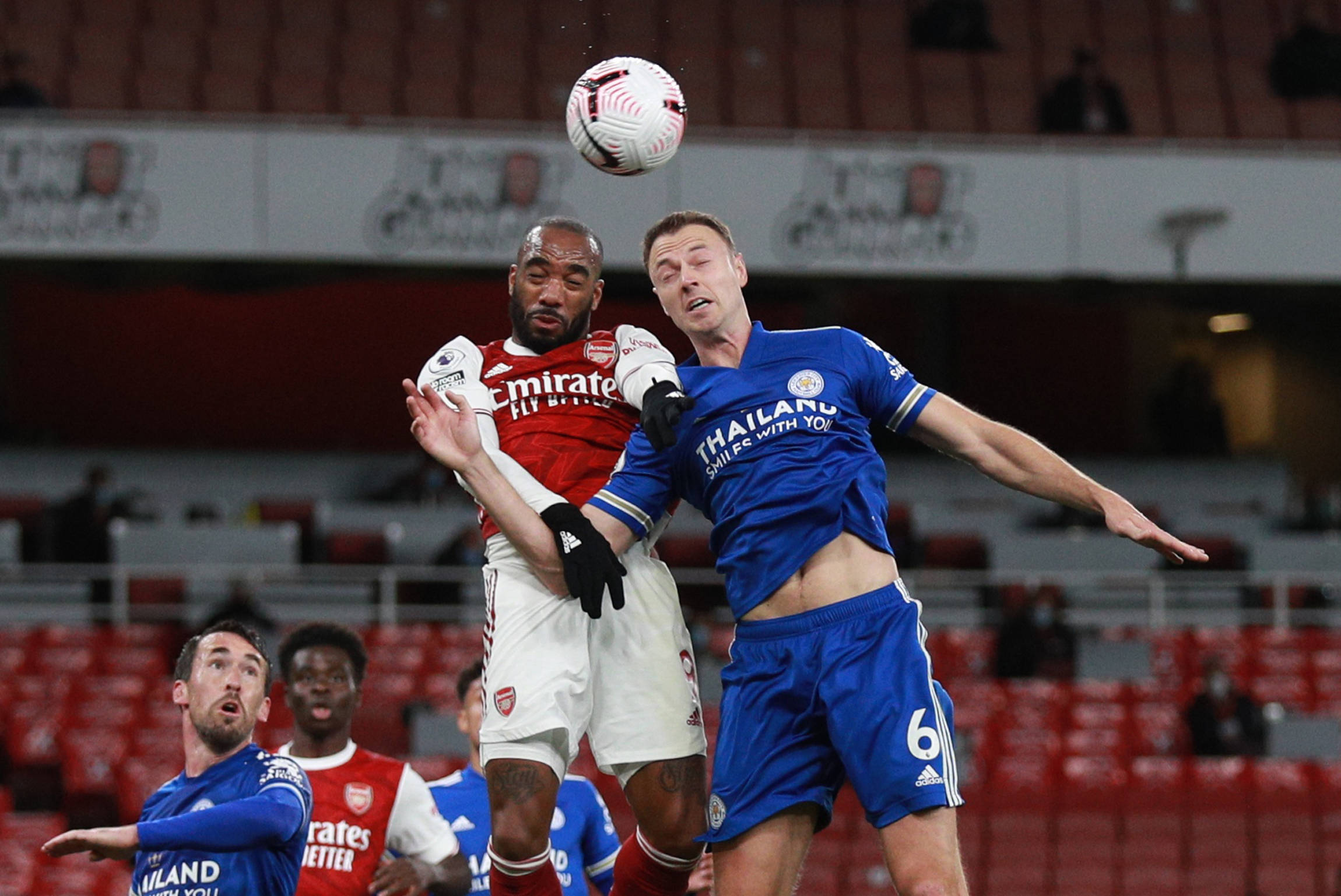 借似乎揭示 借似乎揭示